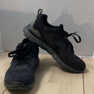 Skechers Lite-Weight Lace-Up Black Mesh Track Shoes Sneakers Men’s Size 11